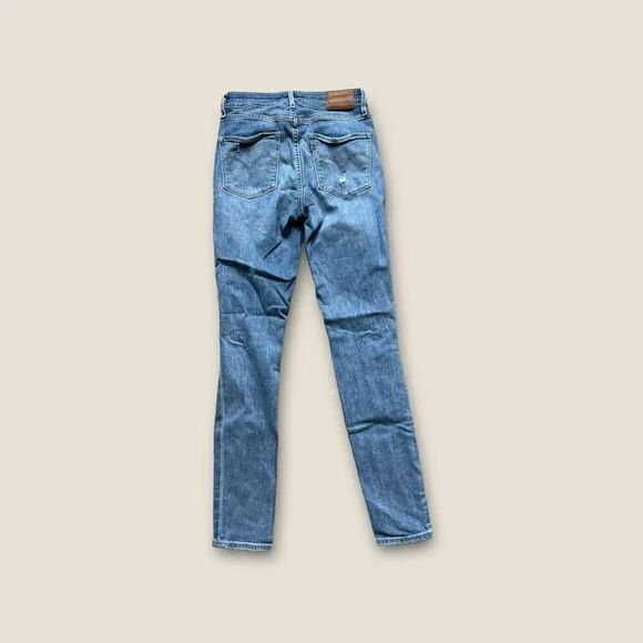 Levi’s 721 High Rise Skinny Distressed Jeans - Picture 2 of 5